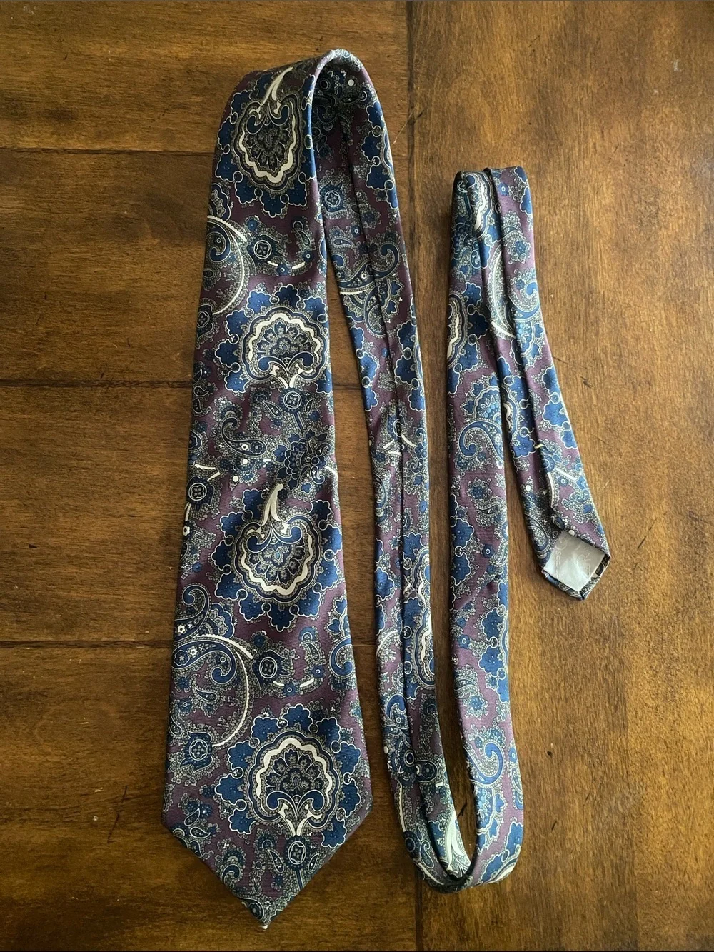 Oscar de la rent 100% silk Men's Paisley Silk Tie in deep berry Blue and Brown